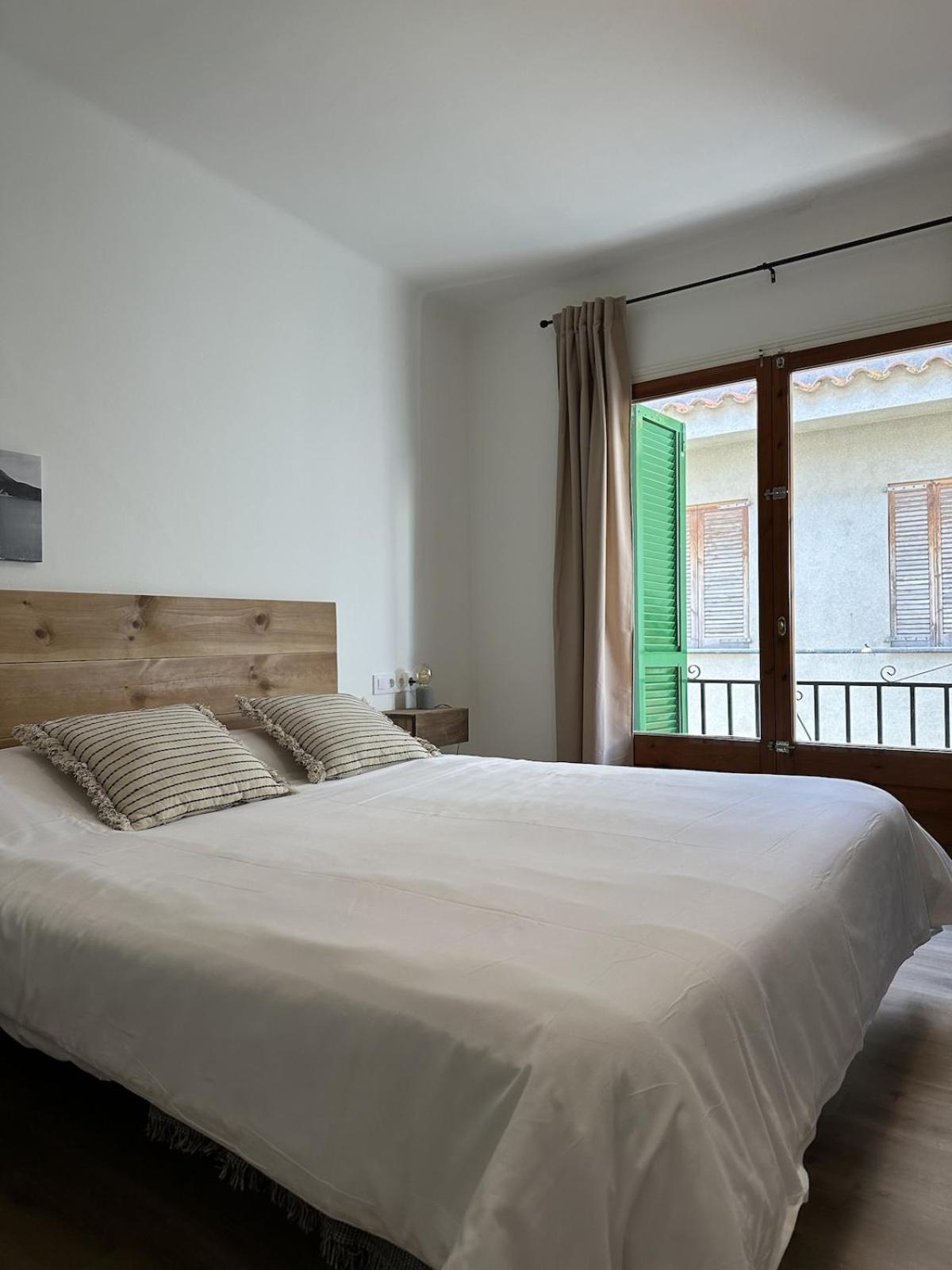 Charming House In The Center Of Rosas
